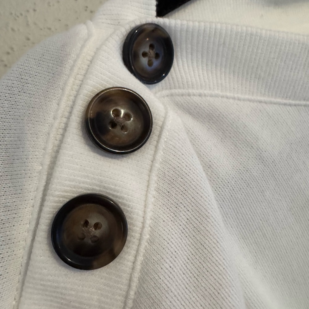 Who What Wear Size XL White Sweater/dressy Sweatshirt with Button Detail - Picture 3 of 7